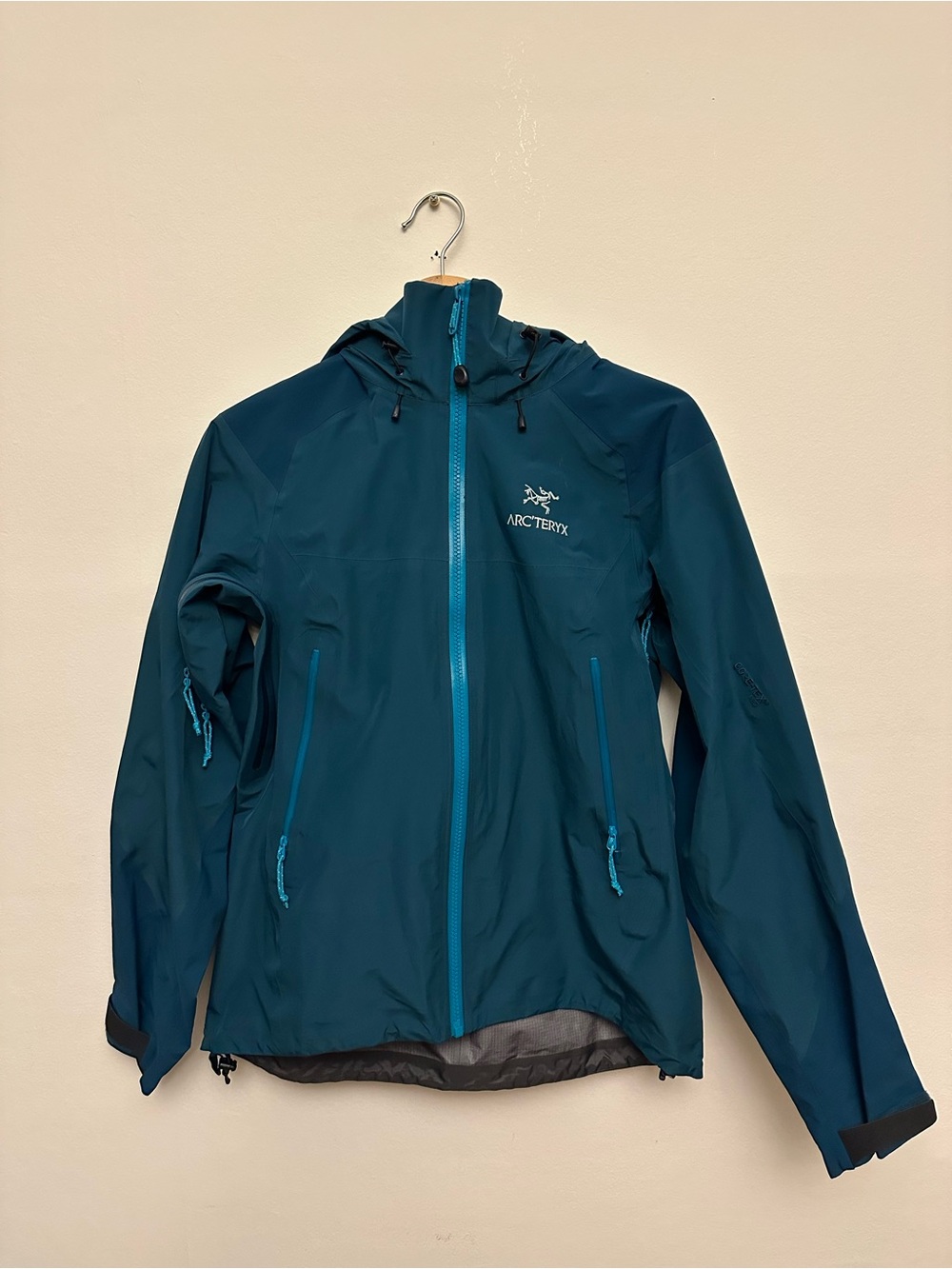 Arc’teryx Goretex women’s jacket
